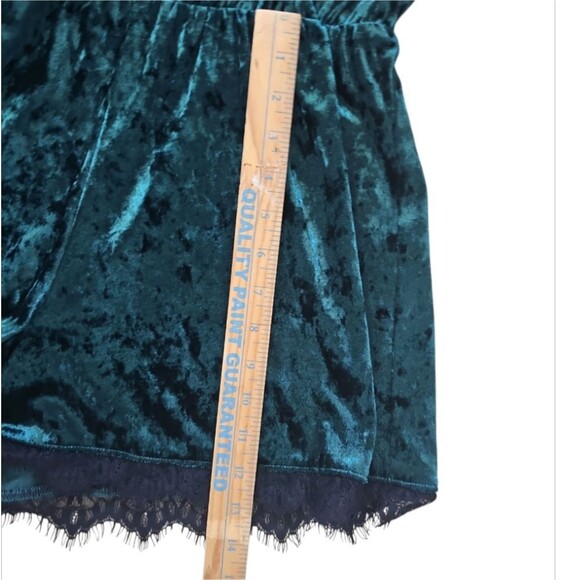 Socialite Velvet Lace Trim Romper Sz L Emerald Green Crushed Velvet One Piece - Picture 13 of 14